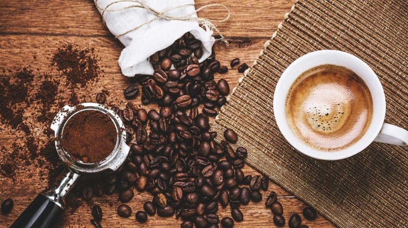 Khử mùi hôi bằng cà phê như thế nào? Cách làm tinh dầu cà phê tại nhà?